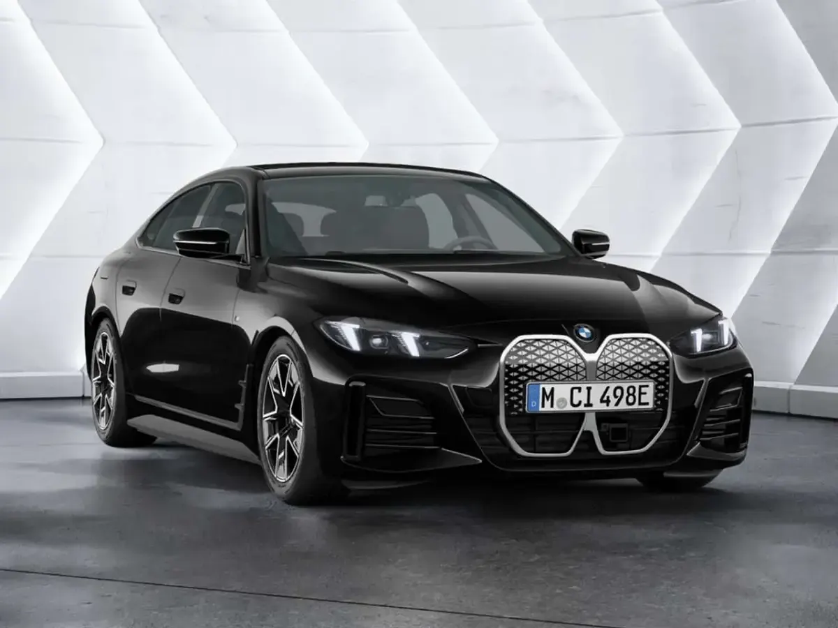 Neu BMW i4 M Sport 210 kW (286 PS) 2026 Black sapphire Limousine