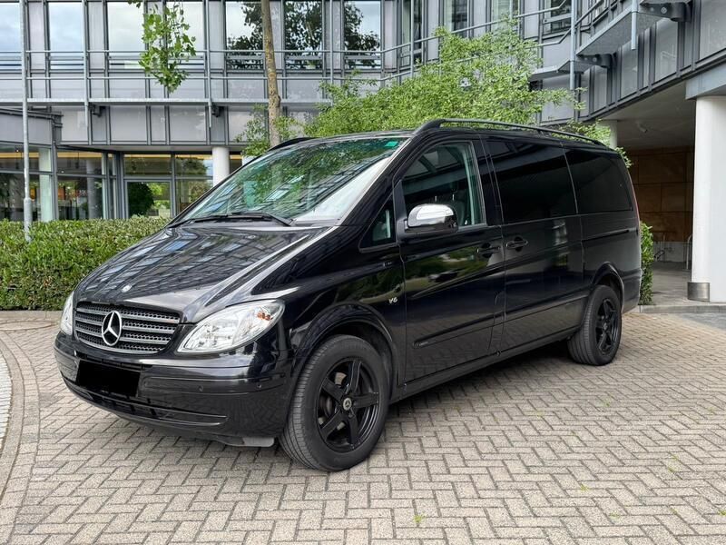 Schwarz Gebraucht 2010 Mercedes Viano Van / Kleinbus | 8.800 € - Bild 1/4