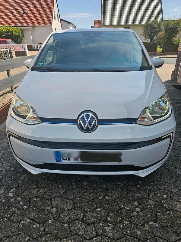 Weiß Gebraucht 2022 VW e-up! Style Kleinwagen | 15.800 € (Guter Preis) - Bild 1/4