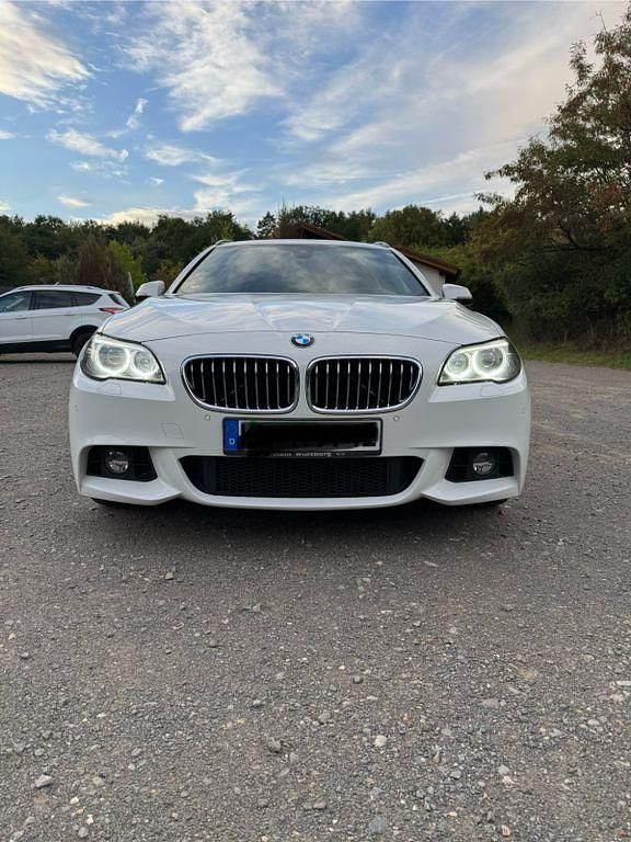 Weiß Gebraucht 2015 BMW 525 M Sport Kombi | 15.000 € (Guter Preis) - Bild 1/4