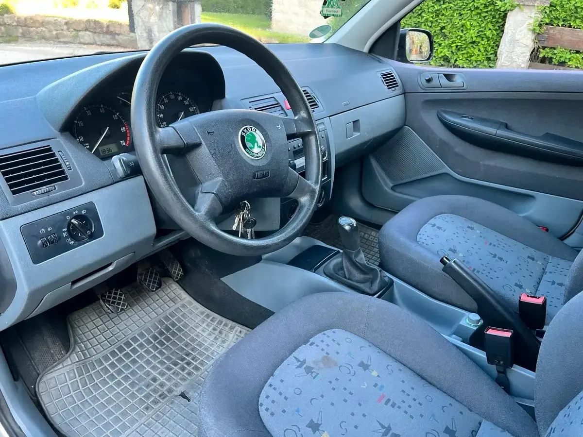 Usata Skoda Fabia 75 CV (55 kW) 2002 Argento Station wagon