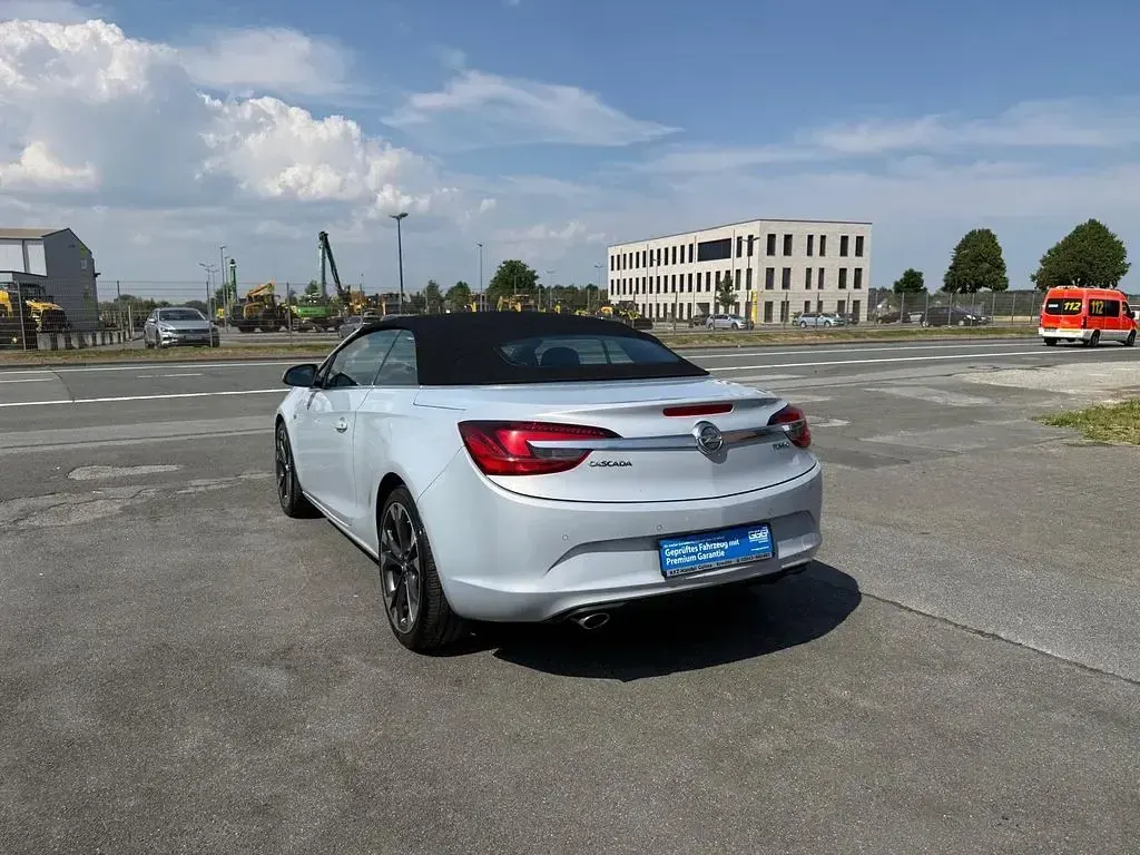 Gebraucht Opel Cascada Innovation 170 PS (125 kW) 2013 Weiß Cabrio