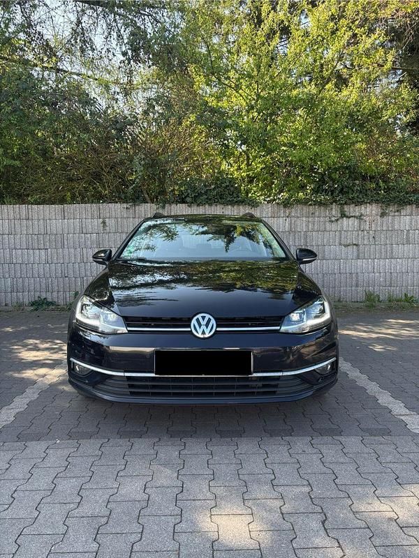 Schwarz Gebraucht 2017 VW Golf Alltrack Kombi | 13.000 € (Etwas zu teuer) - Bild 1/4