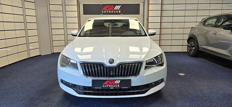 Gebraucht Skoda Superb Style 179 PS (131 kW) 2017 Weiß Limousine