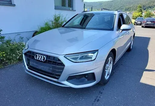 Gebraucht Audi A4 163 PS (119 kW) 2024 Silber Kombi