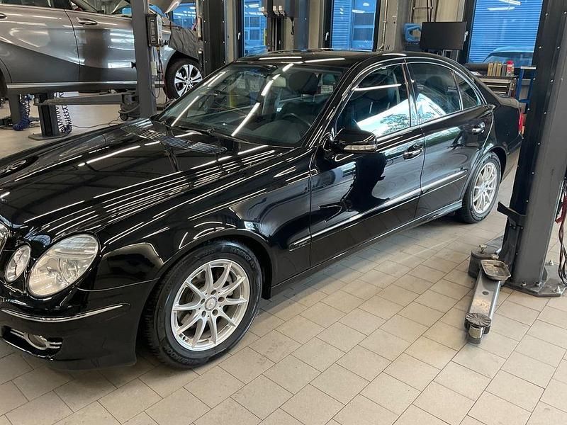 Gebraucht Mercedes E300 Avantgarde 211 PS (155 kW) 2008 Schwarz Limousine