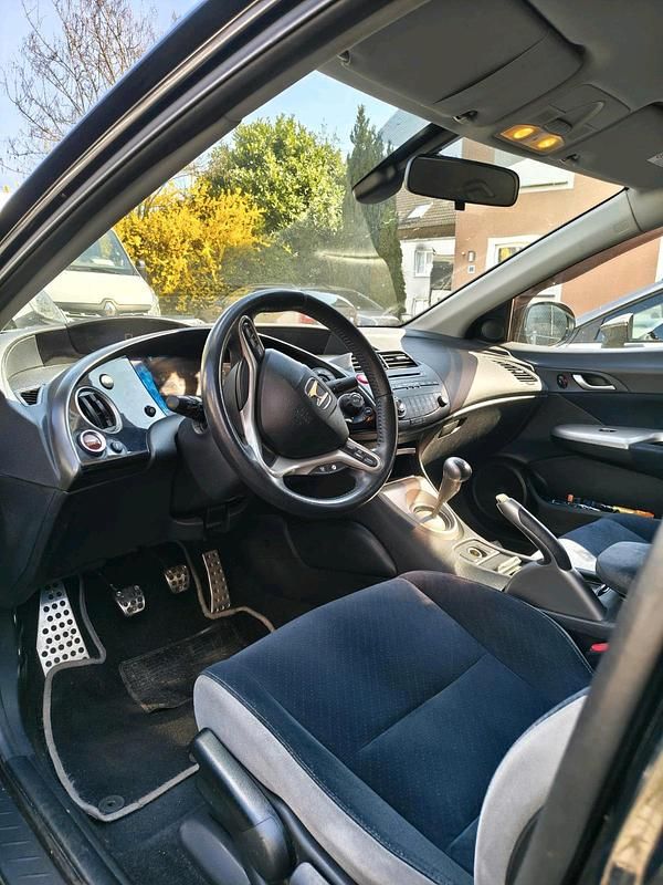 Gebraucht Honda Civic 140 PS (102 kW) 2008 Schwarz Kleinwagen