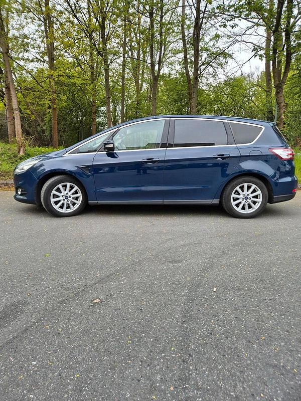 Second-hand Ford S-MAX S 150 CP (110 kW) 2015 Albastru Monovolum