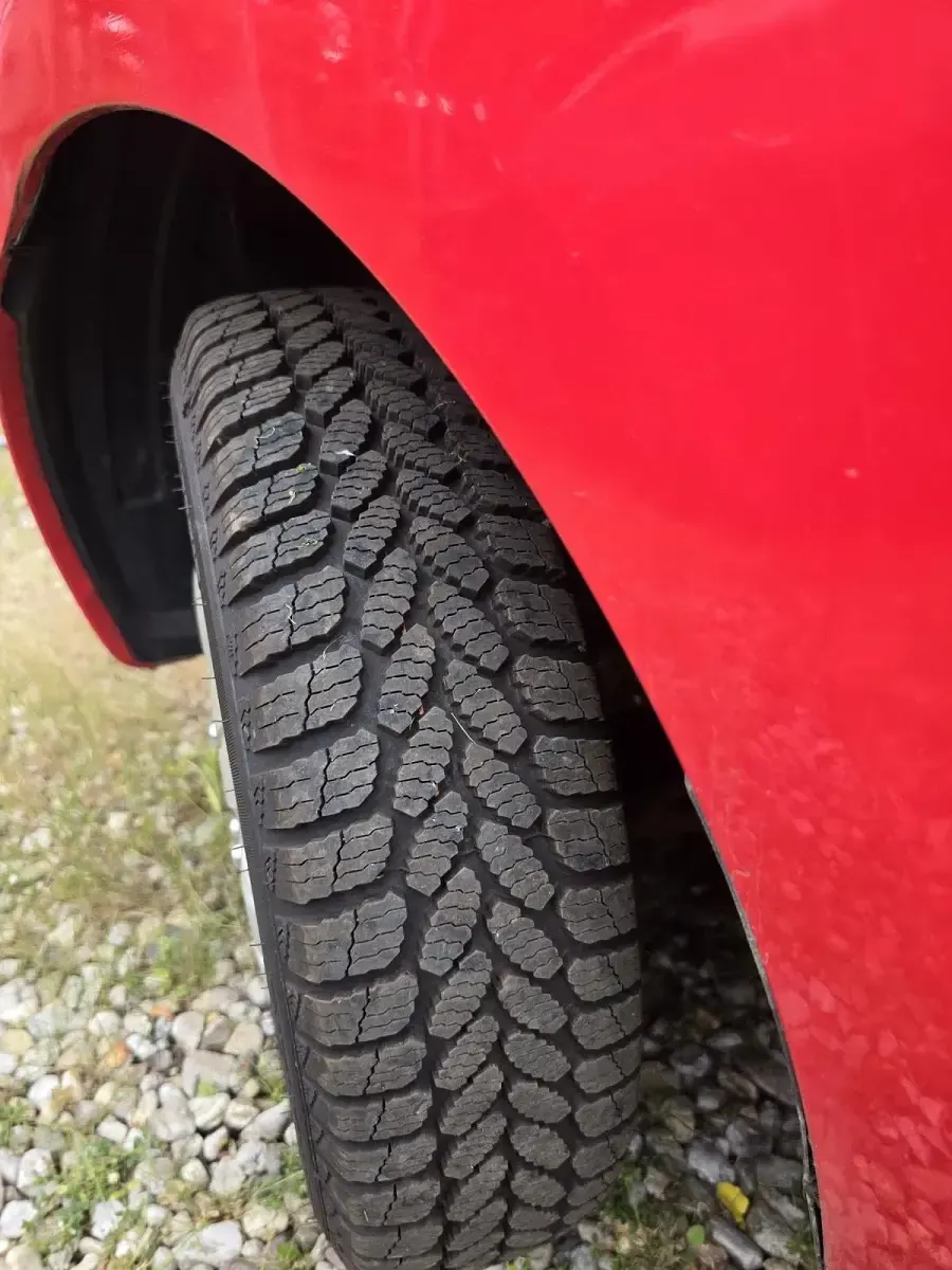 Gebraucht Hyundai i10 78 PS (57 kW) 2008 Rot Kleinwagen