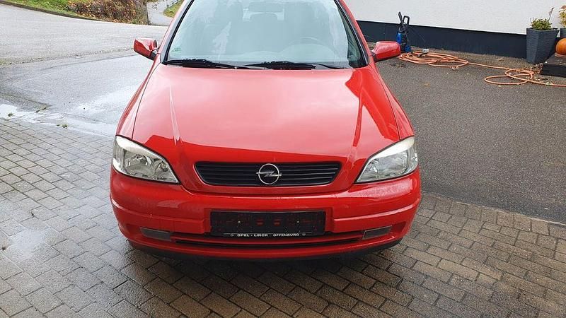 Rot Gebraucht 2001 Opel Astra Limousine | 540 € (Guter Preis) - Bild 1/4