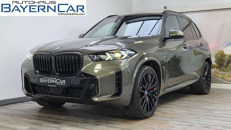 (0a96) mineralweiss metallic Gebraucht 2025 BMW X5 M Sport SUV | 94.789 € (Superpreis) - Bild 1/4