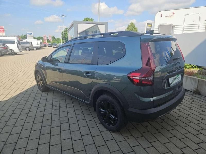 Neu Dacia Jogger Extreme 110 PS (80 kW) 2025 Grün zedern grün metallic Van / Kleinbus
