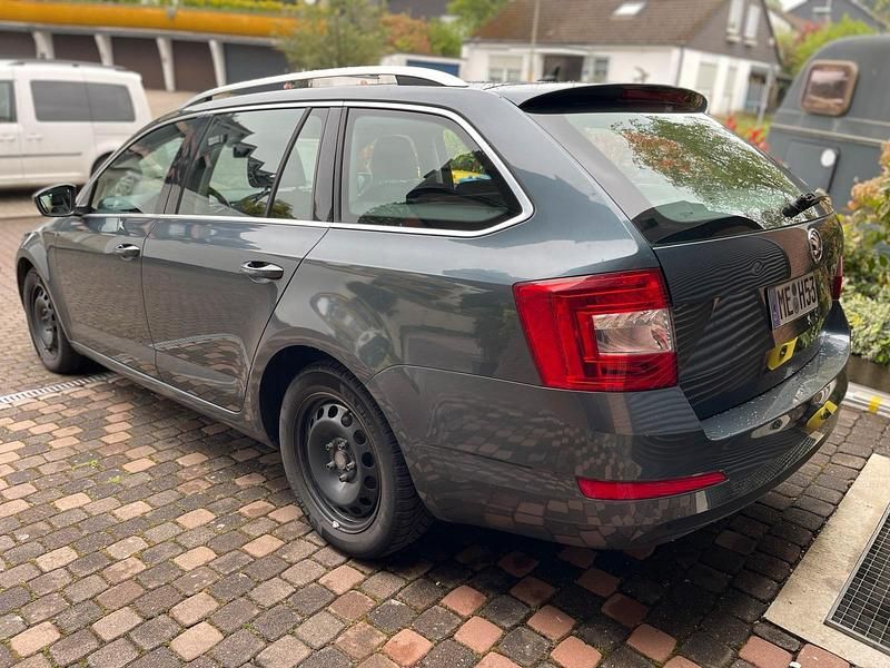 Gebraucht Skoda Octavia G-TEC 110 PS (80 kW) 2015 Grau Kombi