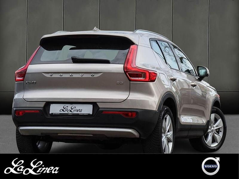 Gebraucht Volvo XC40 Core 163 PS (119 kW) 2024 Bright dusk metallic SUV