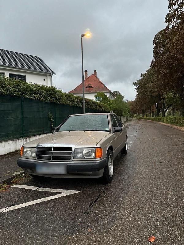 Gebraucht Mercedes 190 130 PS (95 kW) 1990 Andere farben Limousine