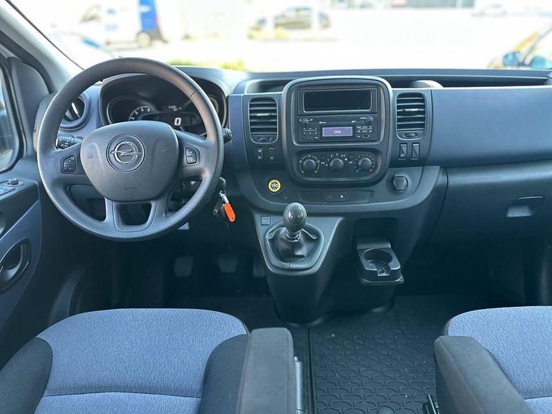 Gebraucht Opel Vivaro 95 PS (69 kW) 2018 Weiß Van / Kleinbus