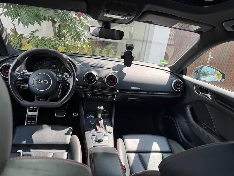 Gebraucht Audi RS3 Design 367 PS (269 kW) 2016 Grau Limousine