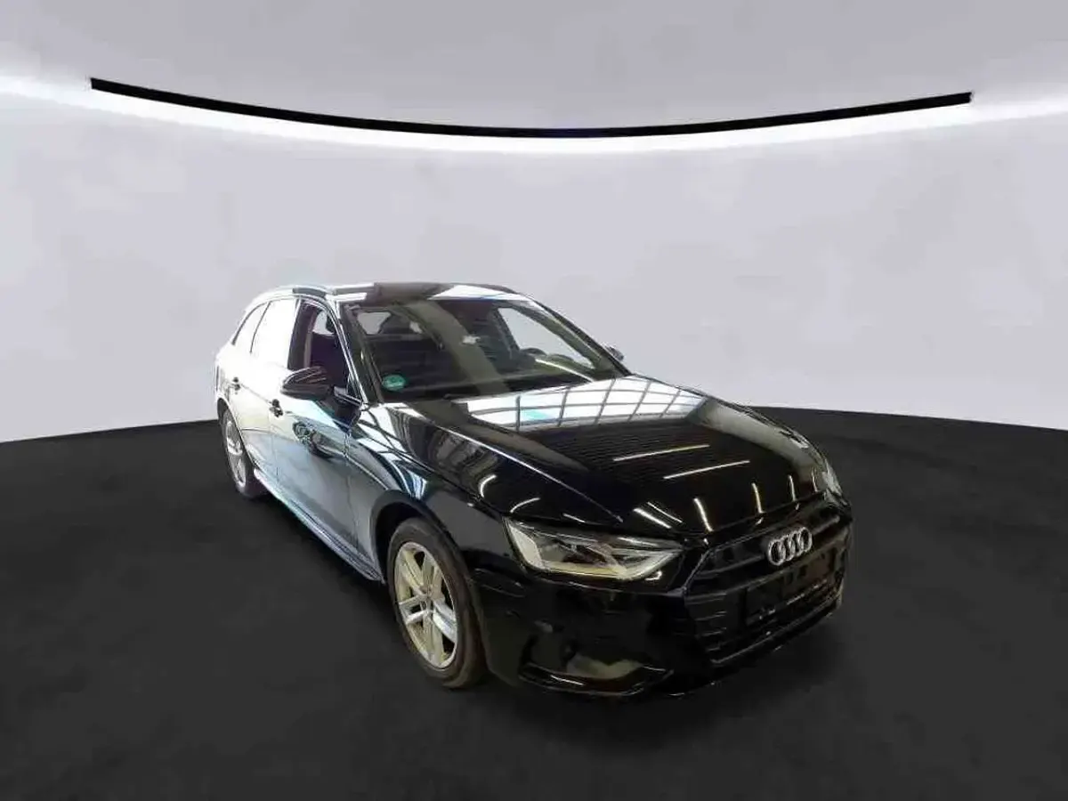 Gebraucht Audi A4 Ambiente 204 PS (150 kW) 2023 Schwarz Kombi