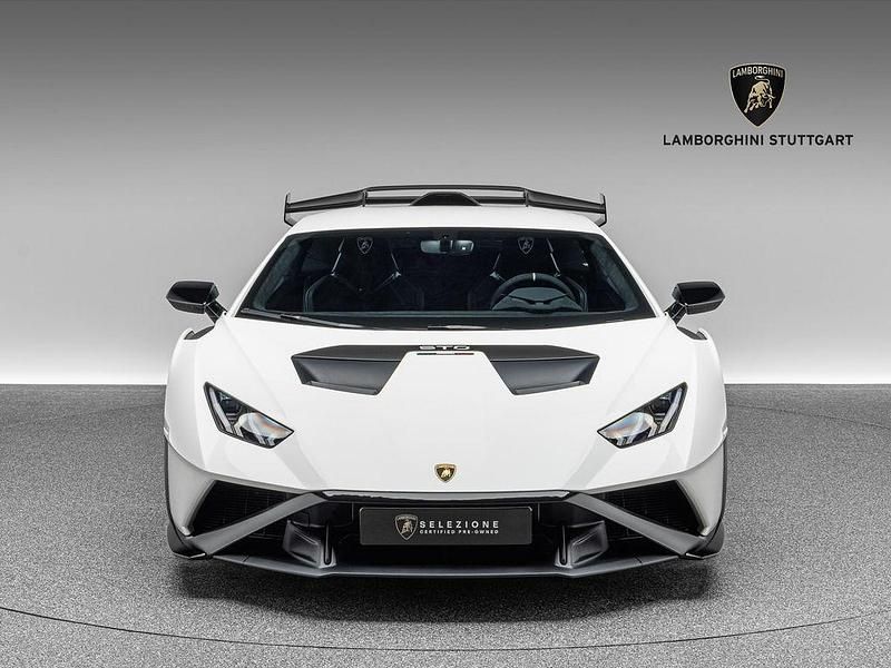 Usata Lamborghini Huracán 640 CV (470 kW) 2023 Bianco Coupé