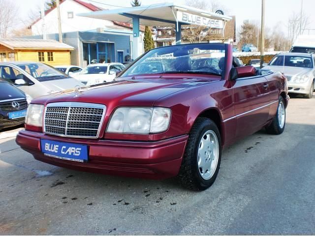 Gebraucht Mercedes E200 136 PS (100 kW) 1995 Rot metallic Cabrio