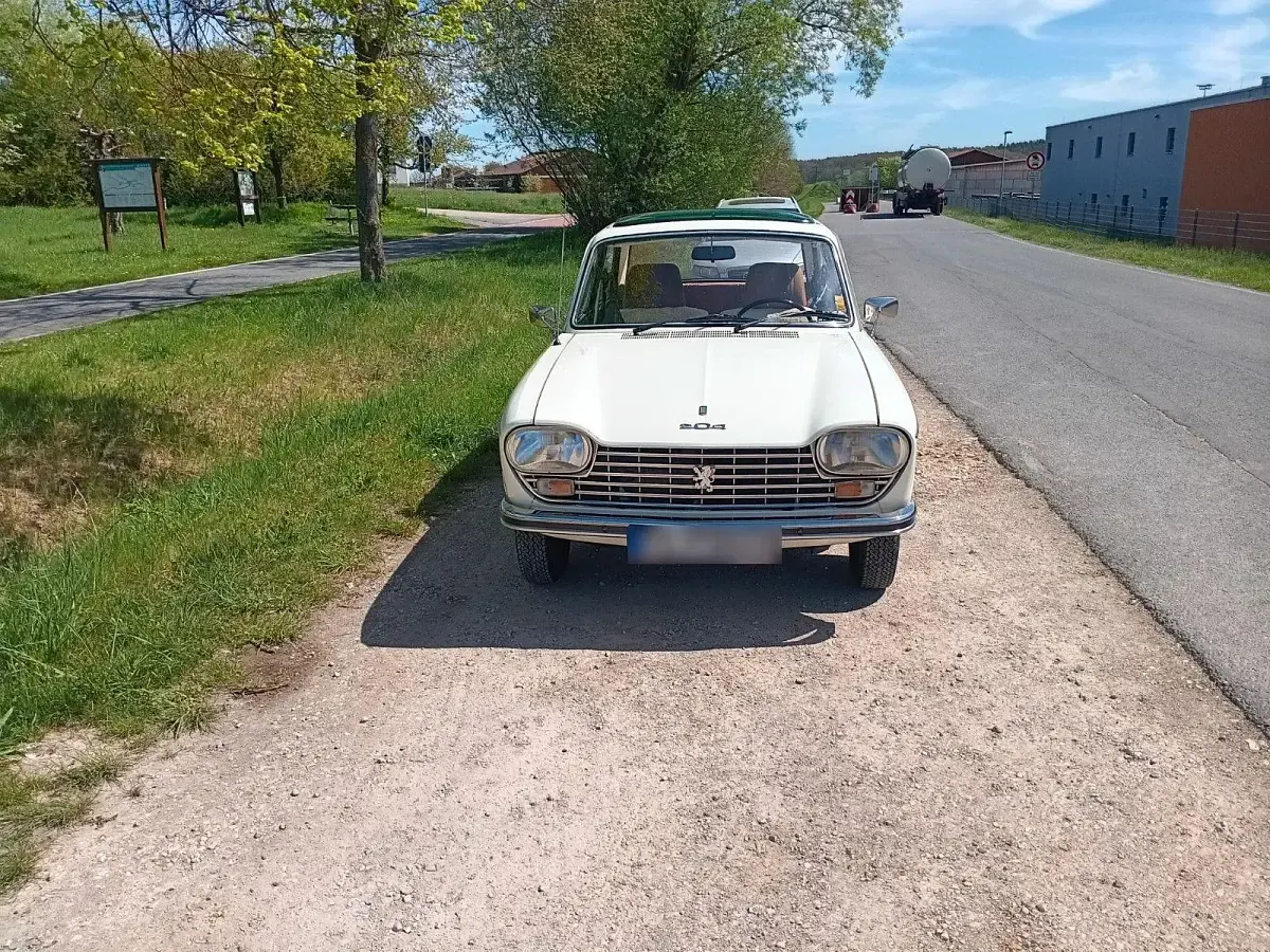 Gebraucht Peugeot 204 54 PS (39 kW) 1973 Beige Limousine