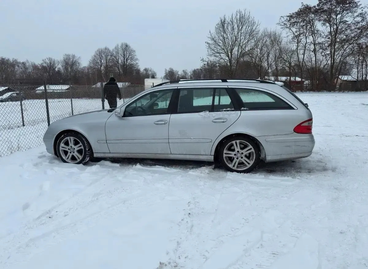 Gebraucht Mercedes E220 170 PS (125 kW) 2007 Silber Kombi
