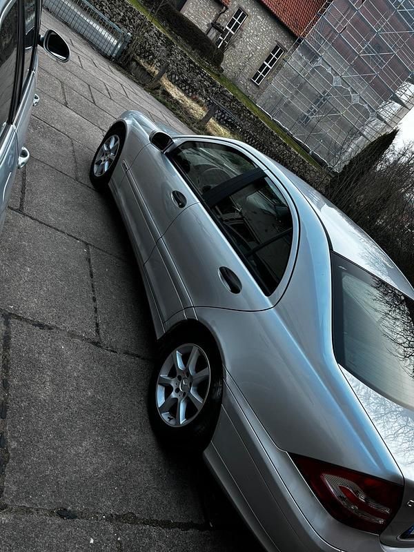 Gebraucht Mercedes C180 143 PS (105 kW) 2005 Silber Limousine