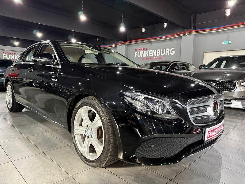 Schwarz Gebraucht 2016 Mercedes E350 Limousine | 23.490 € (Teuer) - Bild 1/4