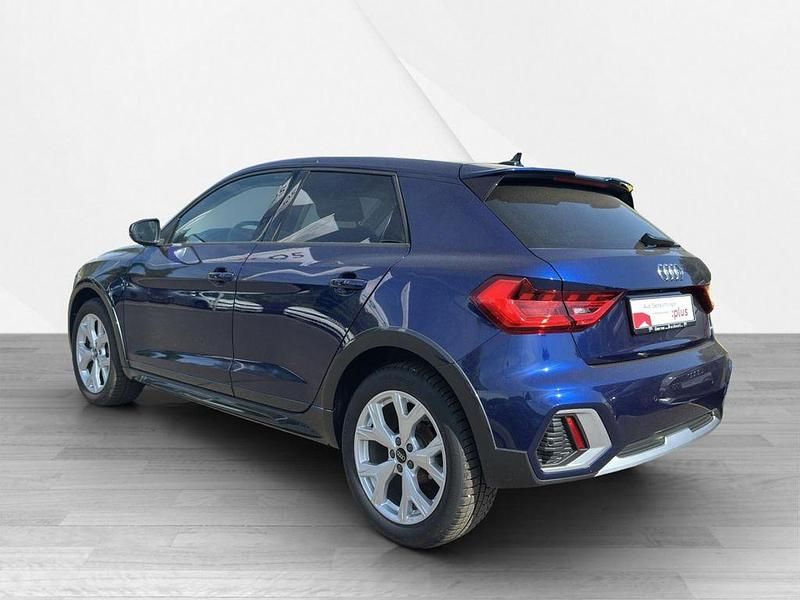 Gebraucht Audi A1 Ambiente 116 PS (85 kW) 2024 Navarrablau metallic Kleinwagen