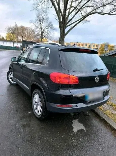 Begagnad VW Tiguan 140 HK (102 kW) 2012 Svart SUV