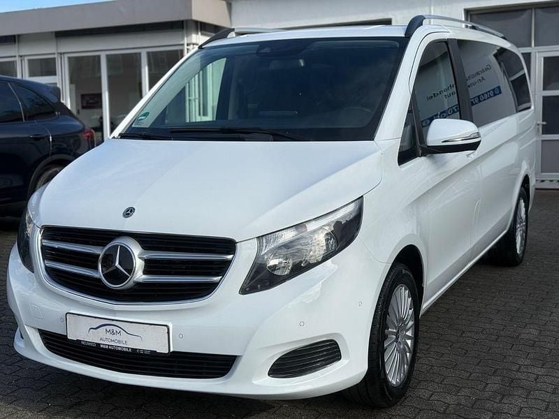 Gebraucht Mercedes V220 163 PS (119 kW) 2018 Weiß Van / Kleinbus