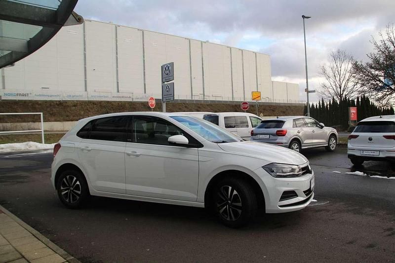 Second-hand VW Polo United 95 CP (69 kW) 2020 Alb Berlinǎ