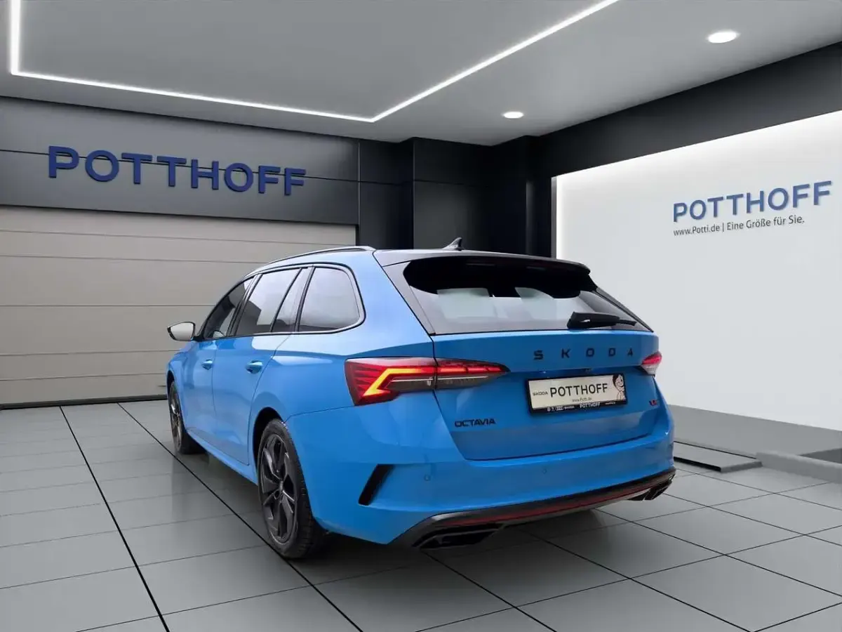 Neu Skoda Octavia RS 265 PS (194 kW) 2026 Orbitblau Kombi