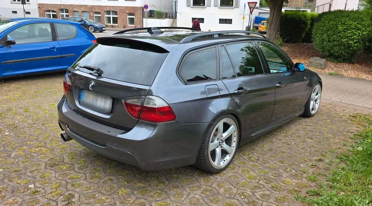 Second-hand BMW 325 M Sport 218 CP (160 kW) 2006 Gri Berlinǎ
