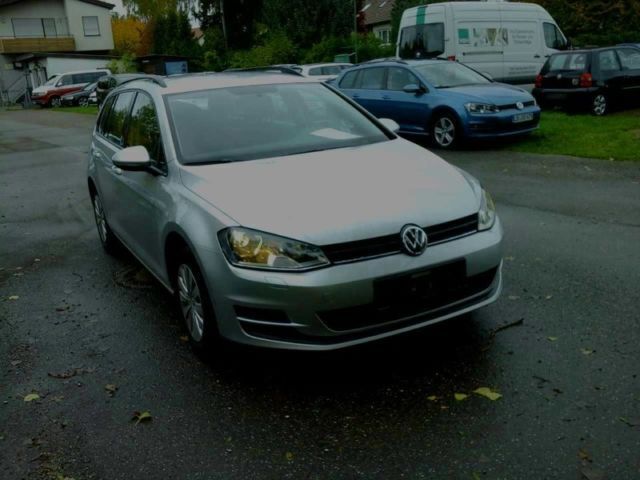 Gebraucht VW Golf VII 105 PS (77 kW) 2014 Silber metallic Kombi