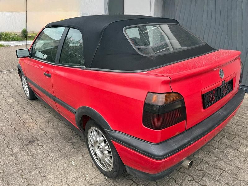 Second-hand VW Golf 90 CP (66 kW) 1994 Roșu Cabrio