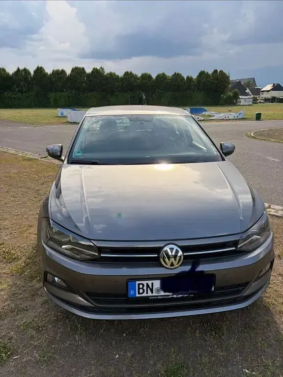 Gebraucht VW Polo Comfortline 65 PS (47 kW) 2019 Silber Kleinwagen