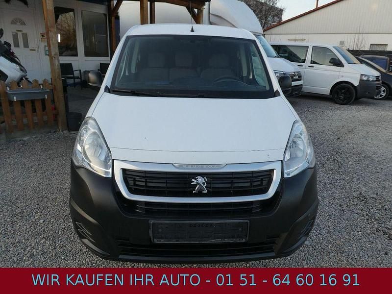 Gebraucht Peugeot Partner Avantage 99 PS (72 kW) 2016 Weiß Van / Kleinbus