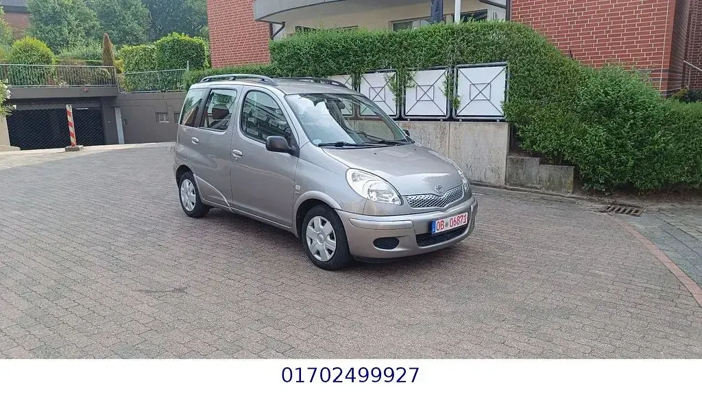 Gebraucht Toyota Yaris Verso Sol 84 PS (61 kW) 2004 Grau Van / Kleinbus
