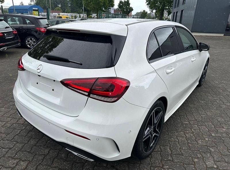Gebraucht Mercedes A180 AMG line 136 PS (100 kW) 2020 Weiß Kleinwagen