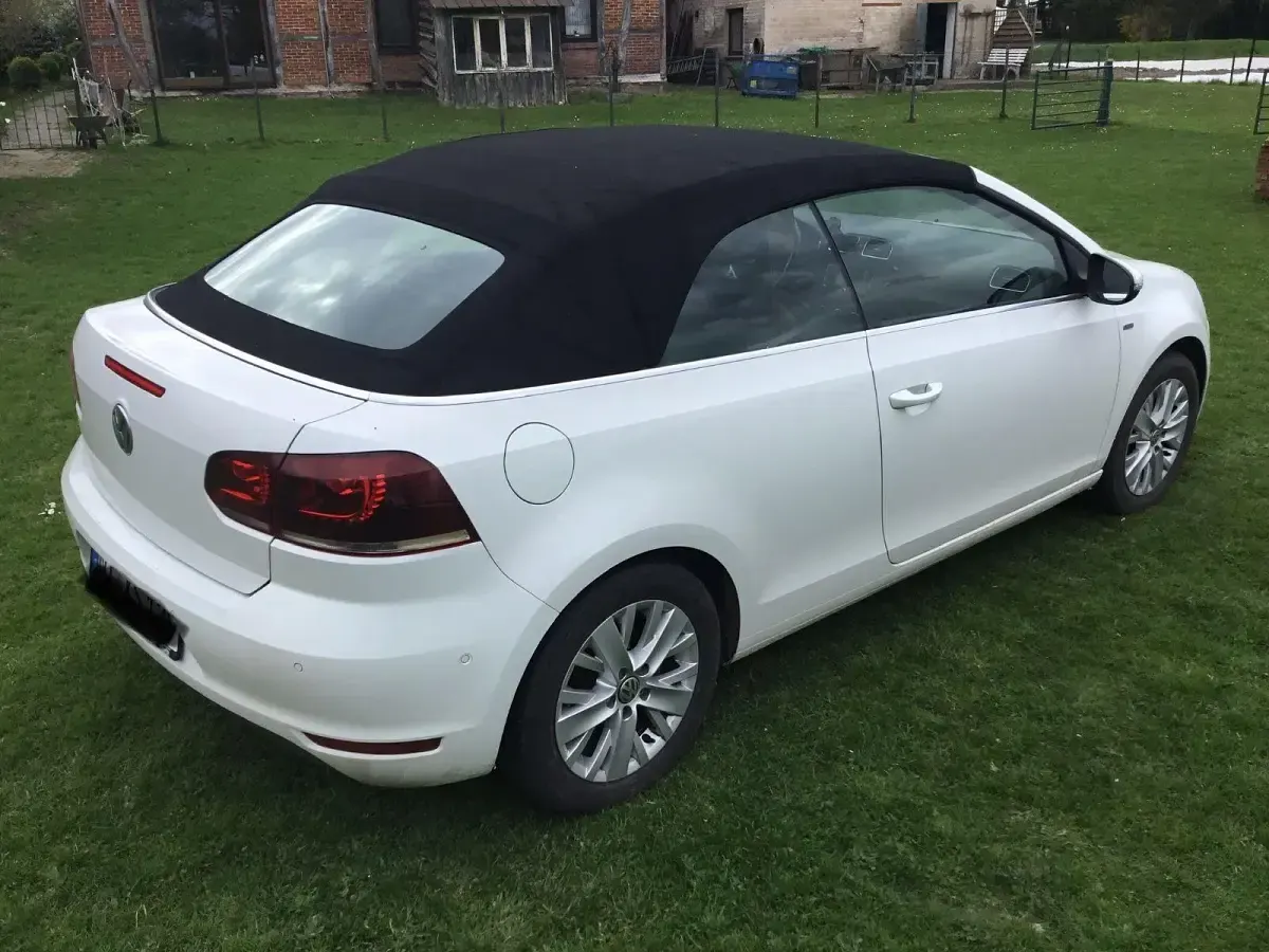 Gebraucht VW Golf Cabriolet Life 140 PS (102 kW) 2013 Weiß Cabrio