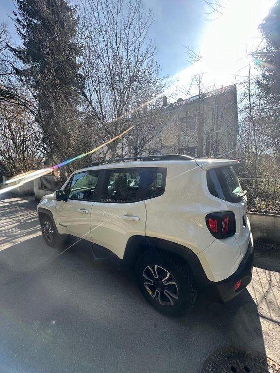 Weiß Gebraucht 2019 Jeep Renegade Longitude SUV | 16.999 € (Guter Preis) - Bild 1/4