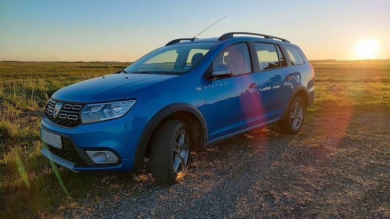 Blau Gebraucht 2020 Dacia Logan MCV Stepway Kombi | 9.500 € (Guter Preis) - Bild 1/4