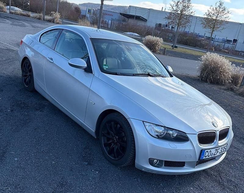 Gebraucht BMW 335 Sport Line 306 PS (225 kW) 2007 Silber Coupé