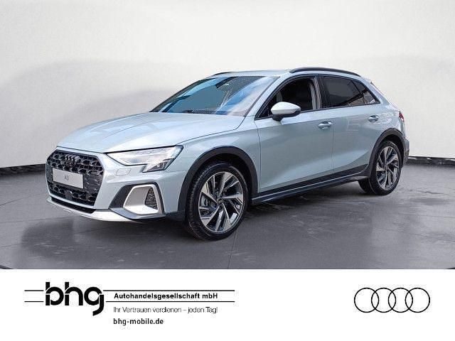 Pfeilgrau perleffekt Gebraucht 2025 Audi A3 Ambiente Limousine | 32.900 € (Superpreis) - Bild 1/4