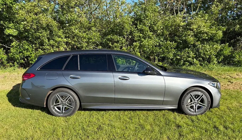 Gebraucht Mercedes C300e AMG line 313 PS (230 kW) 2022 Grau Limousine