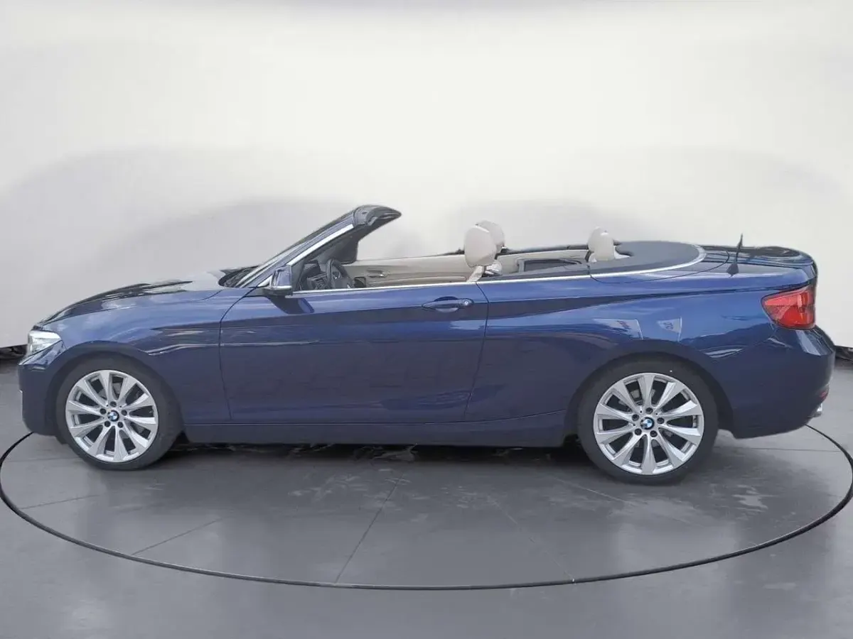 Gebraucht BMW 225 Luxury Line 224 PS (164 kW) 2018 Blau Cabrio