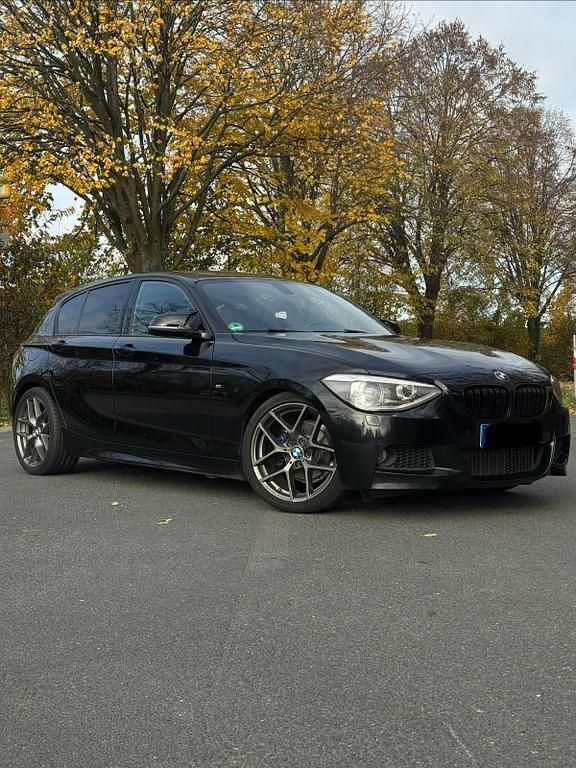 Schwarz Gebraucht 2014 BMW 116 M Sport Kleinwagen | 10.999 € (Teuer) - Bild 1/4