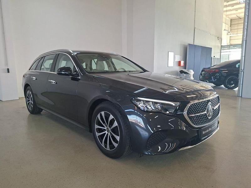 Gebraucht Mercedes E220 Avantgarde 197 PS (144 kW) 2024 Metalliclack graphitgrau Kombi