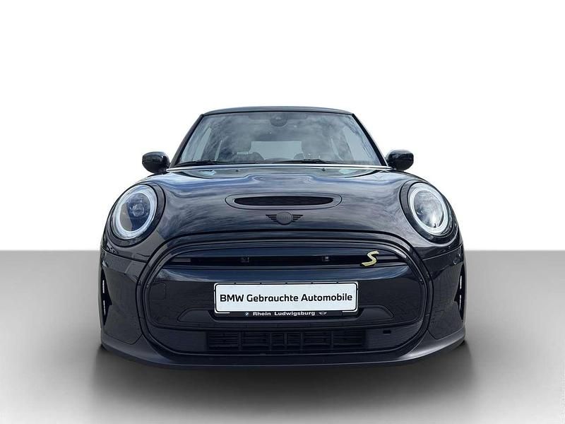 Gebraucht Mini Cooper SE 135 kW (184 PS) 2023 Midnight black metallic Kleinwagen
